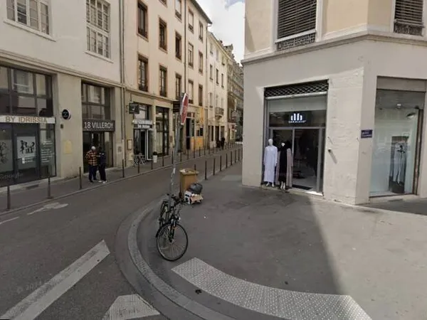 Local commercial 110 m²