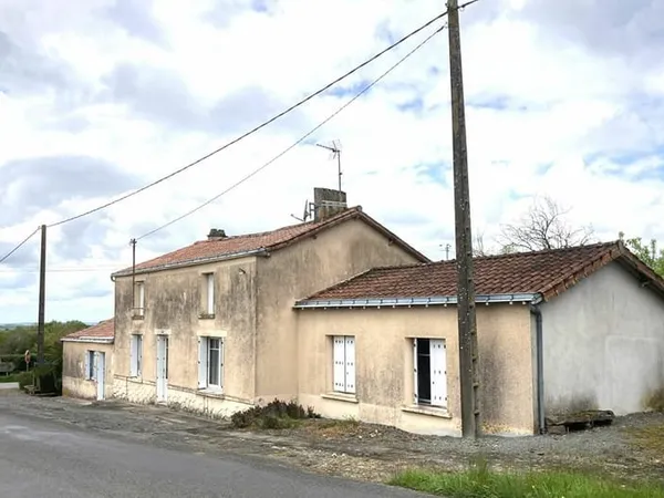 AFFAIRE A SAISIR ! Maison Ancienne à 5km de L'ABSIE, 15 km COULONGES SUR L'AUTIZE