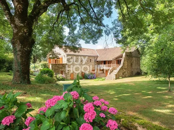 Maison / Gite à Jouqueviel 7 pièce(s) 185m2
