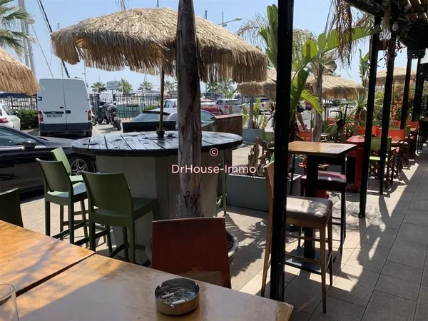 Bar Lounge Et Restauration Et Animation Avec Dj