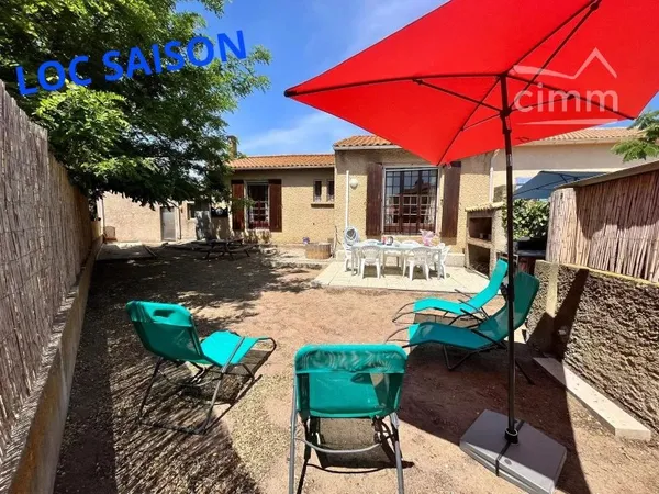 Maison plein-pied climatisée avec garage, cheminée et jardin/terrasse