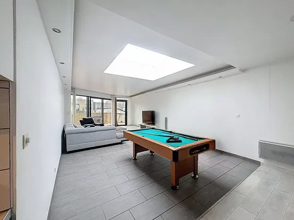 Ensemble immobilier à Rosendael rare avec Licence IV, logement et fort potentiel de transformation