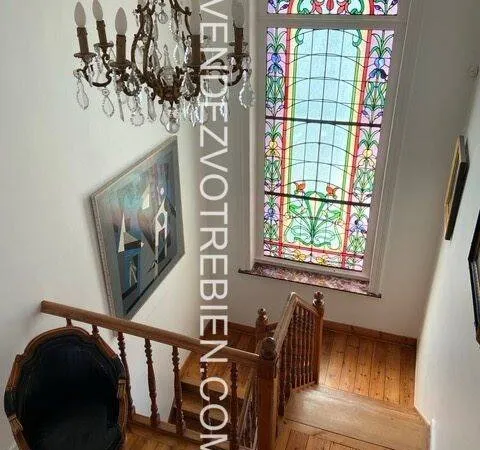 Maison 8 pièces 250 m²
