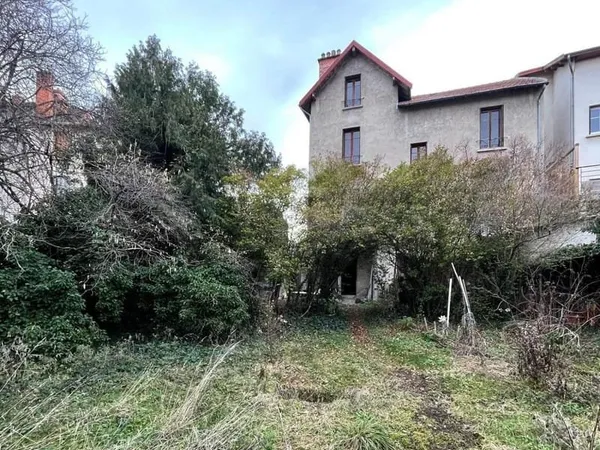 Maison 9 pièces 240 m²
