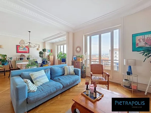 BEL APPARTEMENT DE 116 M2 (3 CHAMBRES)