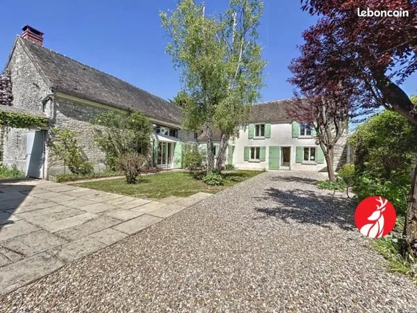 Maison 9 pièces 216 m²