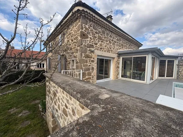 Maison 8 pièces 228 m²