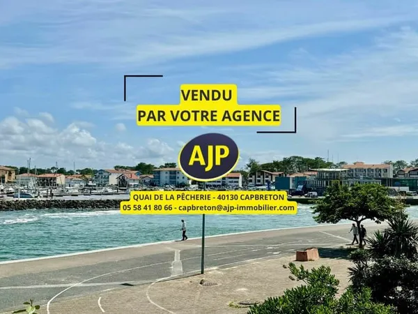 CAPBRETON PLAGE - T2 VUE PORT ET CANAL AVEC TERRASSE ET PARKING