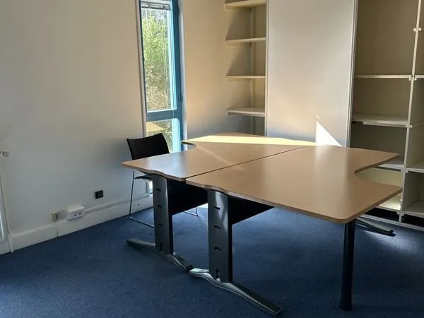 Bureaux 360 m² Templemars