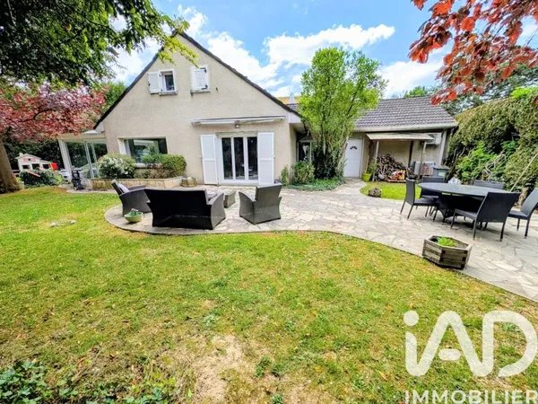 Maison 7 pièces 250 m²