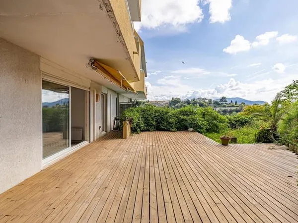 Nice - Saint Philippe - Superbe 3 pièces avec, terrasse, jardin, possibilité parking en sus