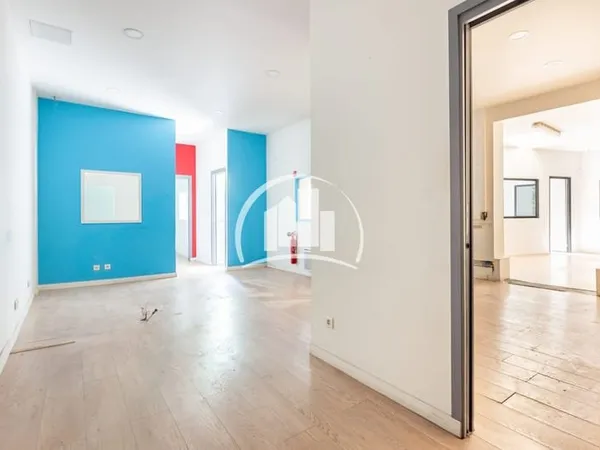 Location local commercial - 75 m² - Pantin