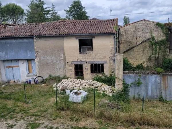 A vendre bâtiment a rénover