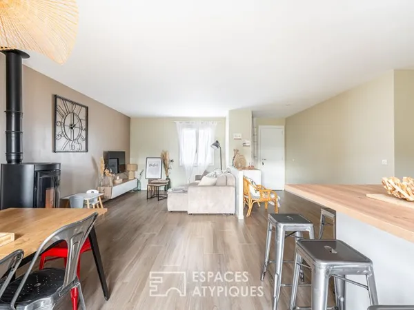 Maison de plain-pied rénovée avec jardin à deux pas du centre village de St Georges de Reneins