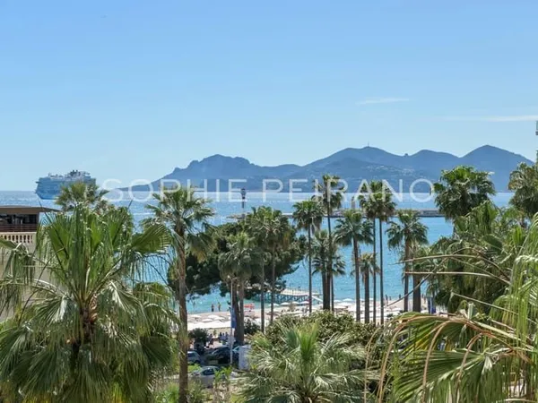 Cannes Croisette - Appartement 5 Pièces Vue Mer