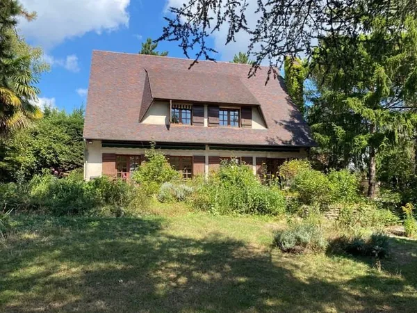 Maison 8 pièces 339 m²