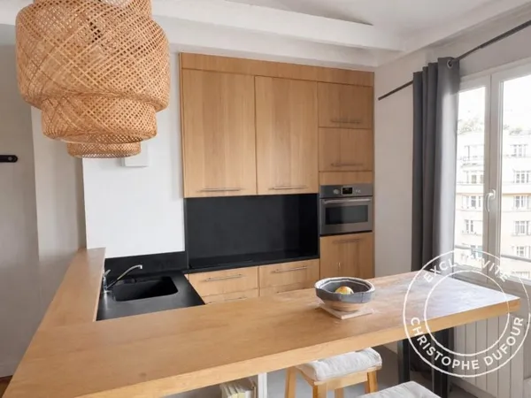 Paris XVIe - Au coeur du village de Passy - Superbe studio de 24 m2 (Carrez) dans une rue calme et r