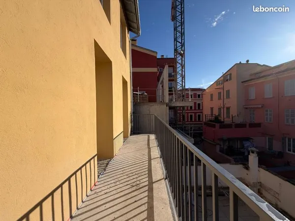 Menton centre - duplex duplex 4p - dernier étage