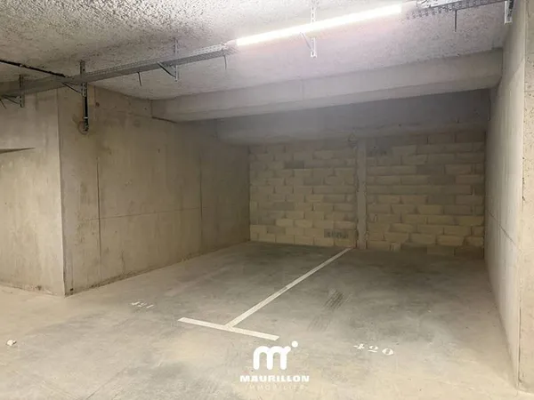 Parking 12 m²