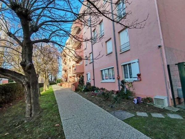 Studio 1 pièce 29 m²