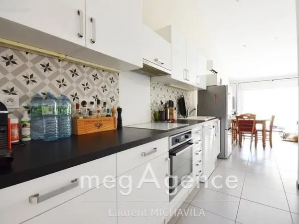 Maison de village 72m2 refaite à neuf en 2013 sans travaux avec RDC indépendant