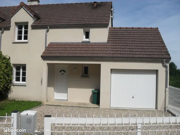 Maison F4 à Mailly la Ville