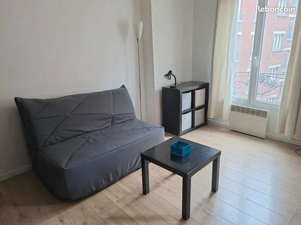 Studio meublé 20 m² Mairie de Saint Ouen 700