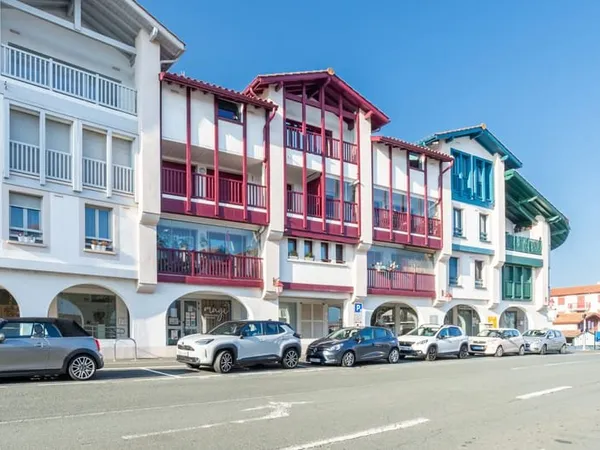 Type 3 avec ascenseur, terrasse, parking et grande cave au p