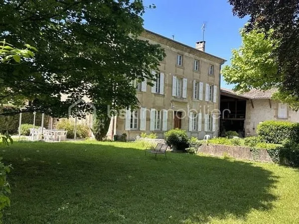 Ferme 8 pièces 241 m²