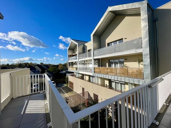 A vendre Appartement 5 Pièces DERNIER ETAGE (ASCENSEUR) TERRASSE ACIGNE CENTRE BOURG
