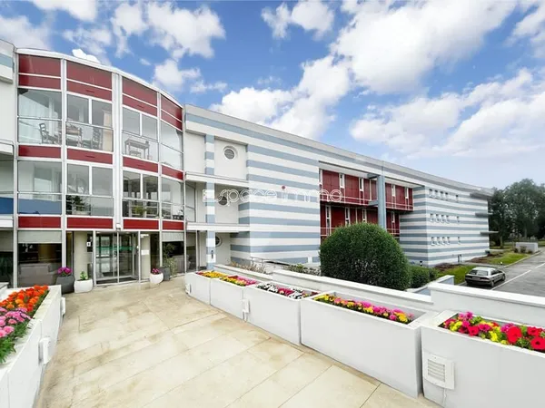 Appartement - T2 - 52m² - RESIDENCE LES JARDINS D'ARCADIE - CAVE - PLACE DE STATIONNEMENT - Mont Sai
