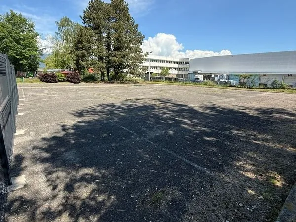 Location parking securisé 1150 m²