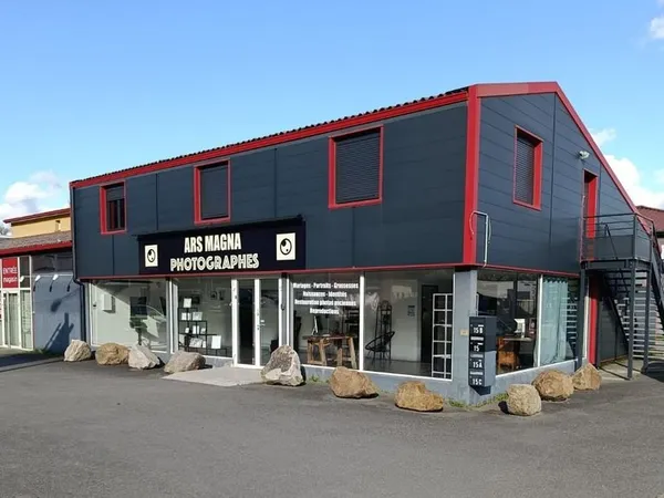 À LOUER - LOCAL COMMERCIAL 100 m² - RN1086 - SAINT-MICHEL-SUR-RHÔNE