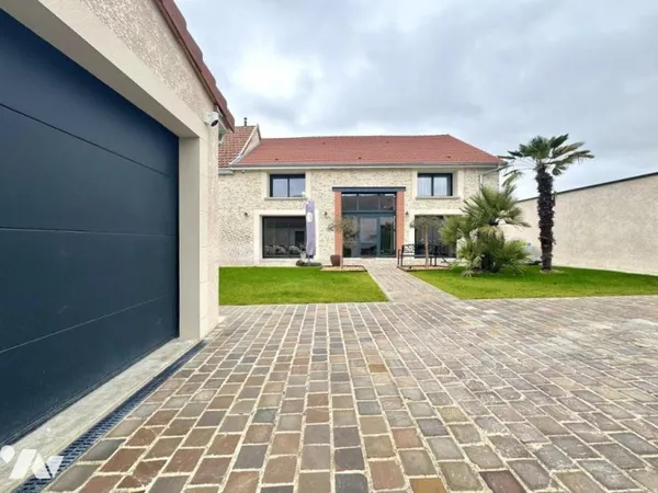 Maison 7 pièces 202 m²