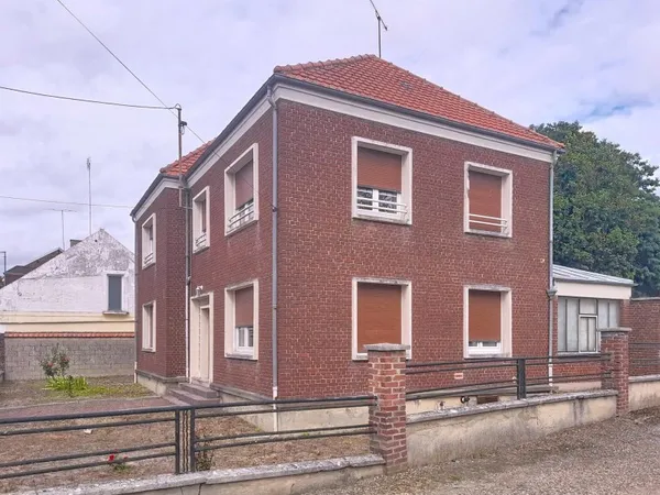 Maison individuelle 8 pièces 146 m² Axe St. Quentin Laon et à 3min Autoroute A26