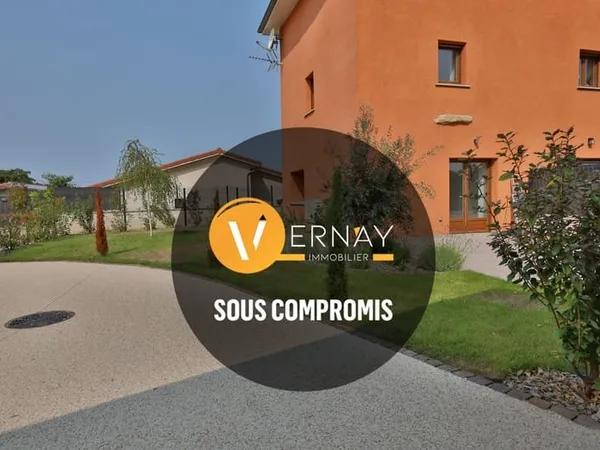 Appartement triplex - 61,40 m2 - Oytier-Saint-Oblas - Garage