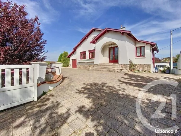Pavillon 8 pièces 159 m²