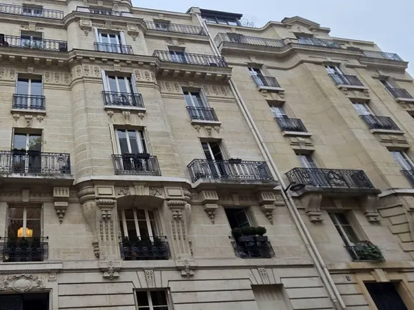 Vente / Local commercial - 135 m²