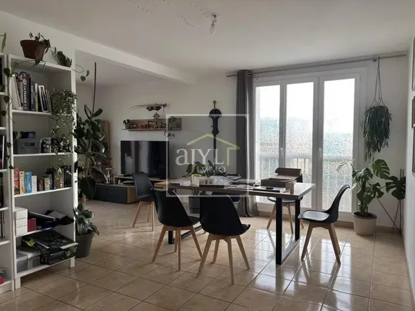 Bel appartement T3 (vendu loué) - Encagnane - Aix En Provence