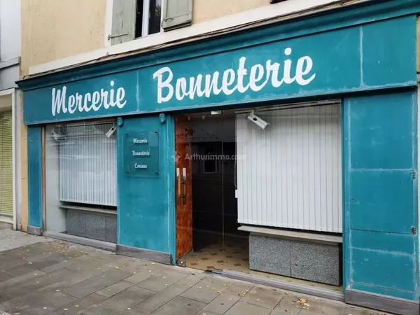 Local commercial 4 pièces 126 m²
