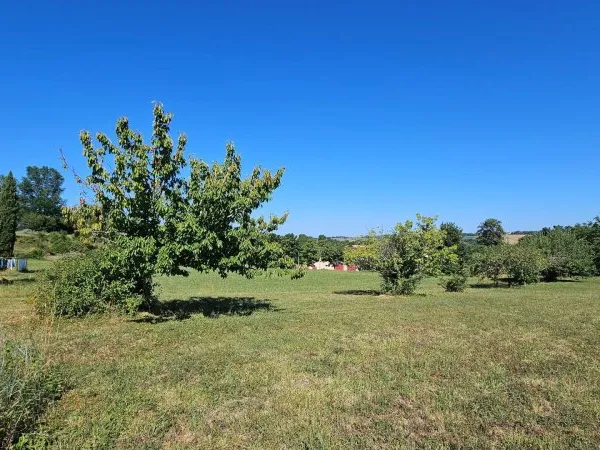 Terrain à bâtir borné non viabilisé - tout à l'égout - 1770m2