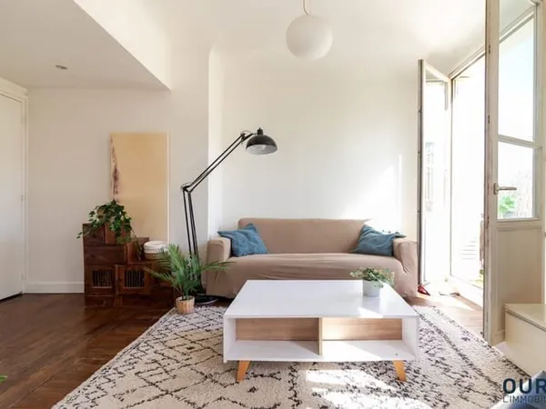 A PARIS 18ème Un lumineux 2 pièces avec une grande terrasse à