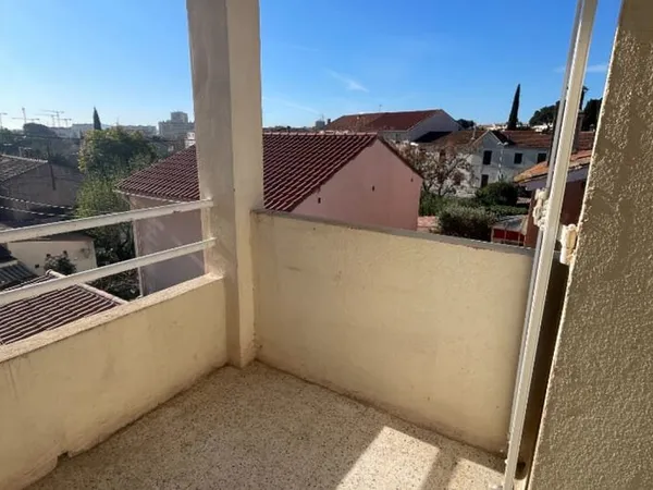 Appartement T2 MEUBLÉ d'environ 23m² , situé à Toulon ouest