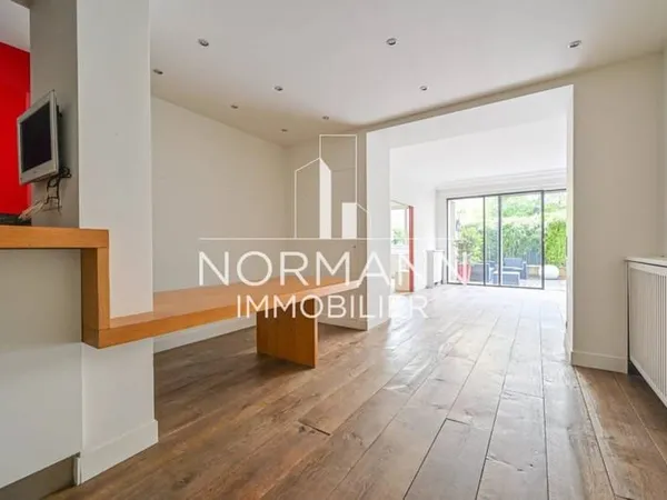 Appartement 5 pièces 161 m²