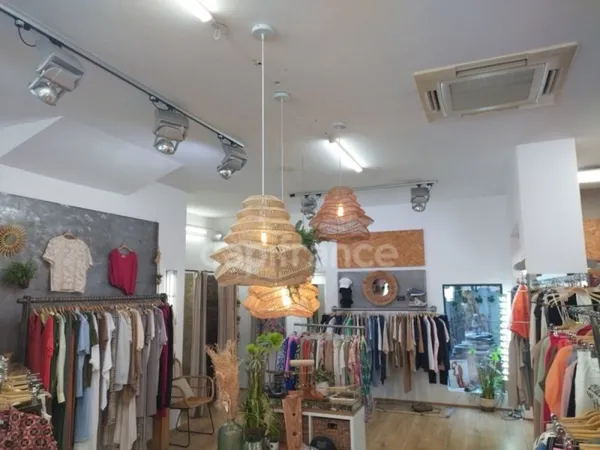 GARD (30) LE GRAU DU ROI (30240) à vendre Fonds de commerce magasin/boutique de vêtements prêt à por