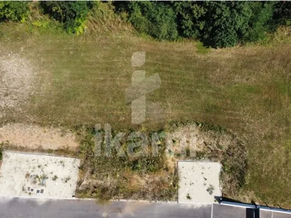 Terrain 436 m²
