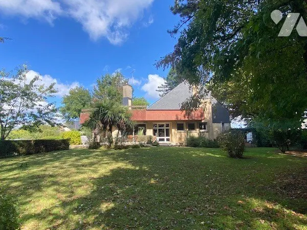 Maison 9 pièces 215 m²