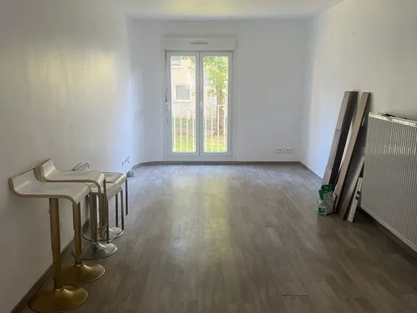 Apparemment à vendre