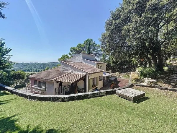 Maison Le Thoronet 142.5 m2 + piscine + garage + dépendance
