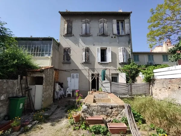 QUARTIER VALBOURDIN - IMMEUBLE DE RAPPORT 187 M2 - 5 APPARTE